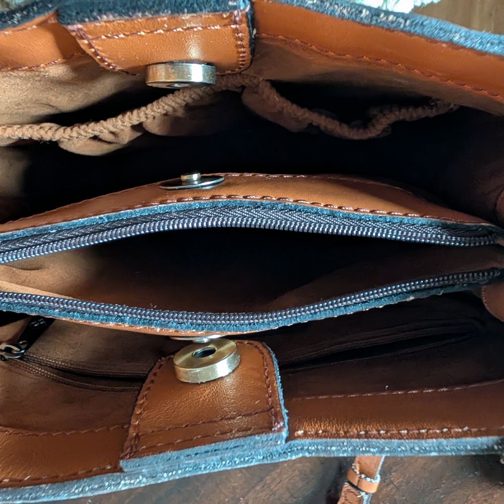 Patricia Nash Tan Embossed Floral Leather Crossbody - Picture 4 of 7